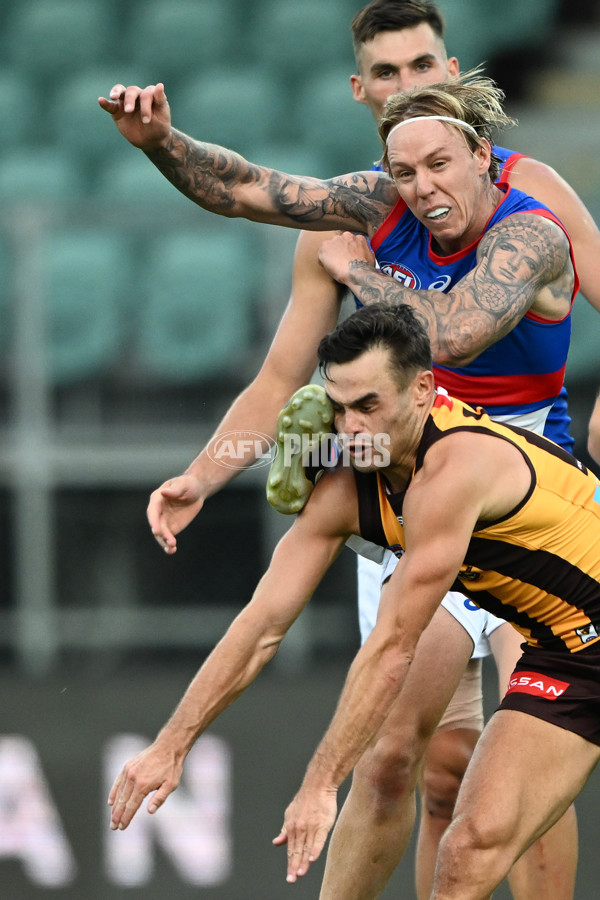 AFL 2025 AAMI Community Series - Hawthorn v Western Bulldogs - A-57607320