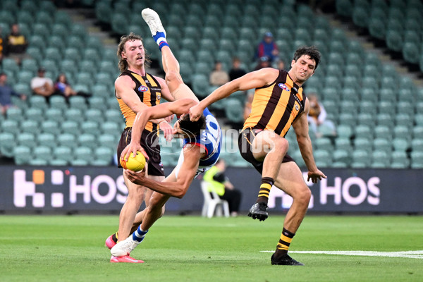 AFL 2025 AAMI Community Series - Hawthorn v Western Bulldogs - A-57607333