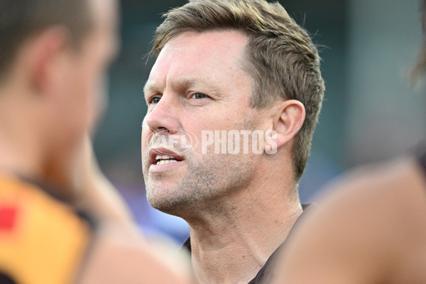 AFL 2025 AAMI Community Series - Hawthorn v Western Bulldogs - A-57607336