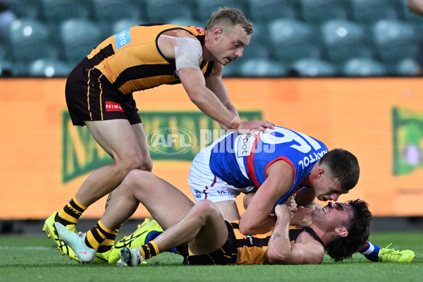 AFL 2025 AAMI Community Series - Hawthorn v Western Bulldogs - A-57610079