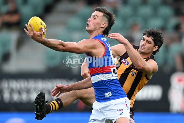 AFL 2025 AAMI Community Series - Hawthorn v Western Bulldogs - A-57610642