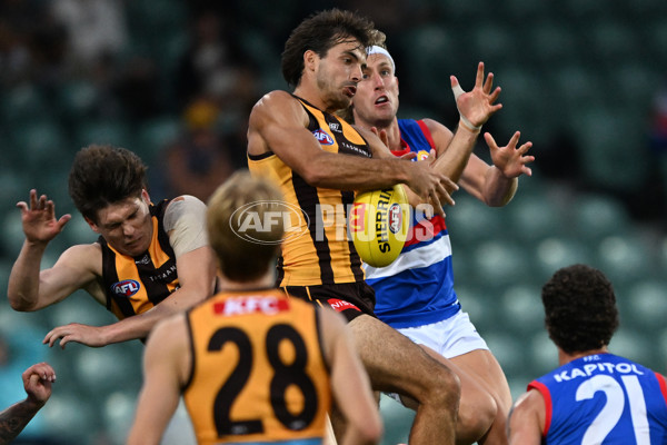 AFL 2025 AAMI Community Series - Hawthorn v Western Bulldogs - A-57610647