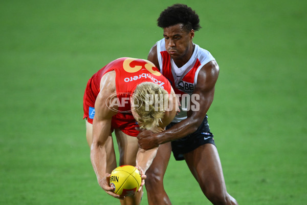 AFL 2025 AAMI Community Series - Gold Coast v Sydney - A-57618812