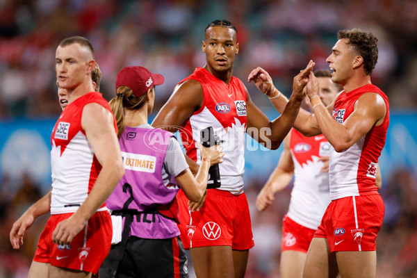 AFL 2025 Opening Round - Sydney v Hawthorn - A-57677107
