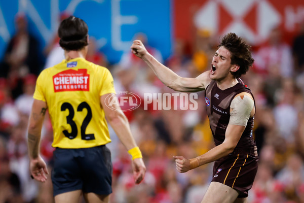 AFL 2025 Opening Round - Sydney v Hawthorn - A-57679831