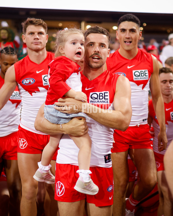 AFL 2025 Opening Round - Sydney v Hawthorn - A-57679870