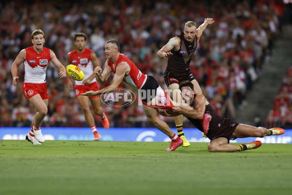 AFL 2025 Opening Round - Sydney v Hawthorn - A-57680032