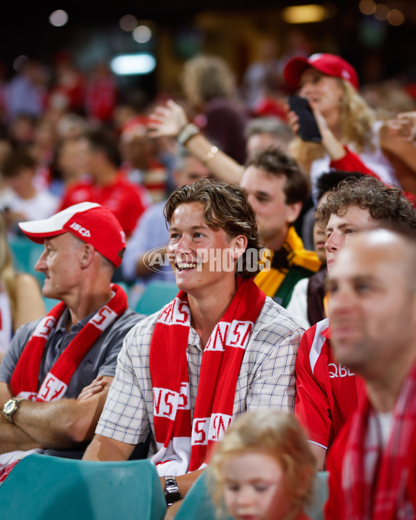 AFL 2025 Opening Round - Sydney v Hawthorn - A-57680043