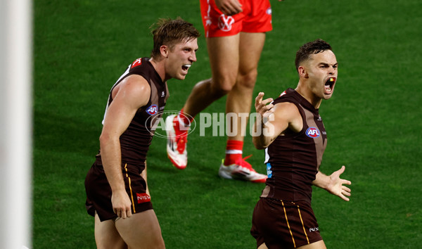 AFL 2025 Opening Round - Sydney v Hawthorn - A-57680065