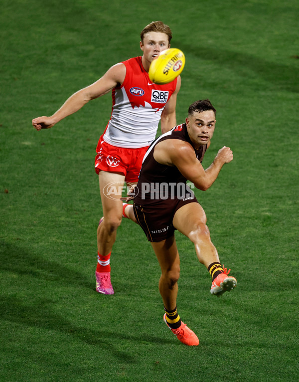 AFL 2025 Opening Round - Sydney v Hawthorn - A-57680070