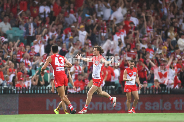 AFL 2025 Opening Round - Sydney v Hawthorn - A-57682273