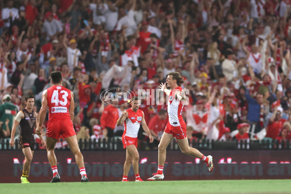 AFL 2025 Opening Round - Sydney v Hawthorn - A-57682274