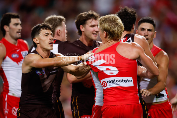 AFL 2025 Opening Round - Sydney v Hawthorn - A-57682774