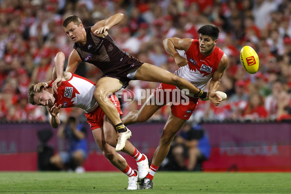 AFL 2025 Opening Round - Sydney v Hawthorn - A-57682790