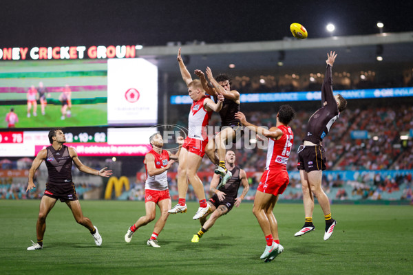 AFL 2025 Opening Round - Sydney v Hawthorn - A-57684850