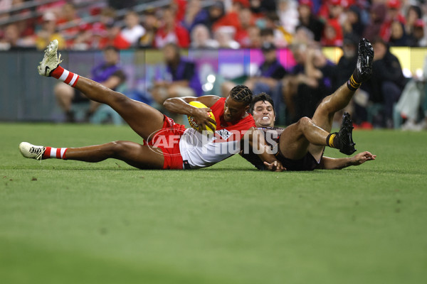 AFL 2025 Opening Round - Sydney v Hawthorn - A-57687470