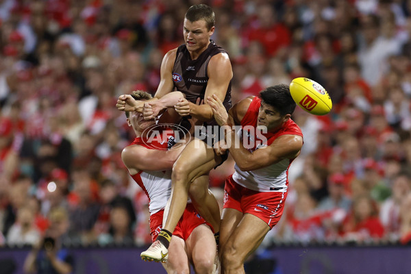 AFL 2025 Opening Round - Sydney v Hawthorn - A-57687508