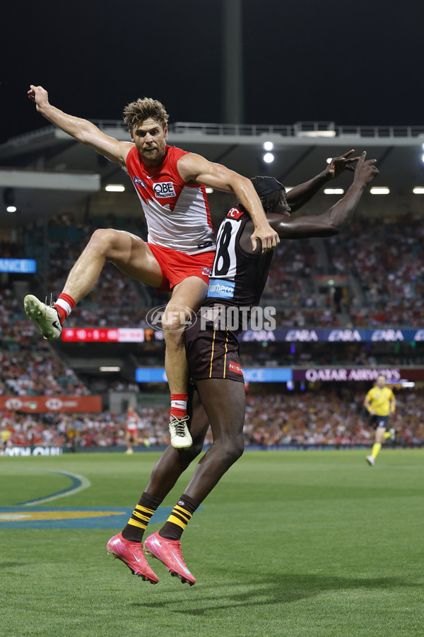 AFL 2025 Opening Round - Sydney v Hawthorn - A-57690013