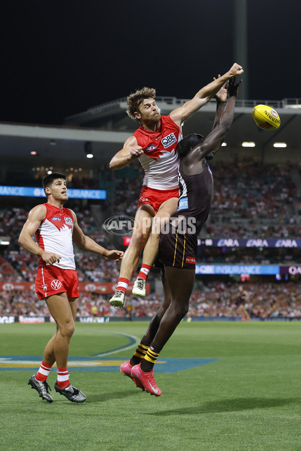 AFL 2025 Opening Round - Sydney v Hawthorn - A-57690017