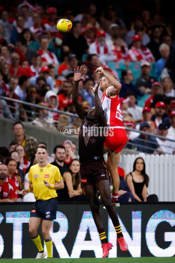 AFL 2025 Opening Round - Sydney v Hawthorn - A-57690052