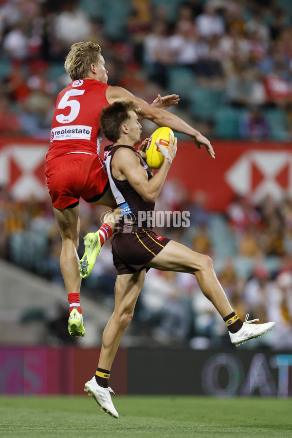 AFL 2025 Opening Round - Sydney v Hawthorn - A-57690220