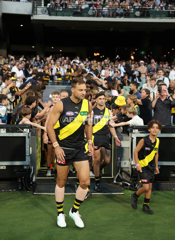 AFL 2025 Round 01 - Richmond v Carlton - A-57754919