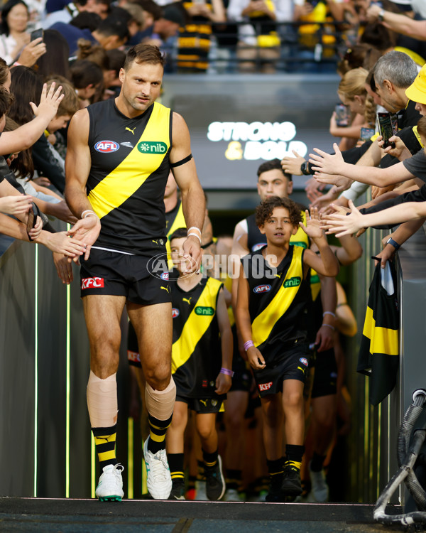 AFL 2025 Round 01 - Richmond v Carlton - A-57757673