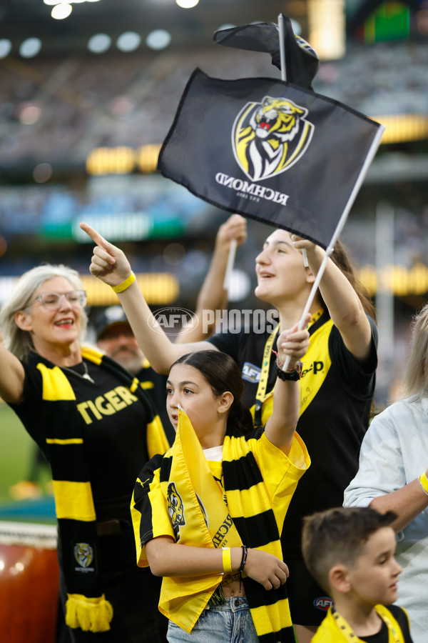 AFL 2025 Round 01 - Richmond v Carlton - A-57757675