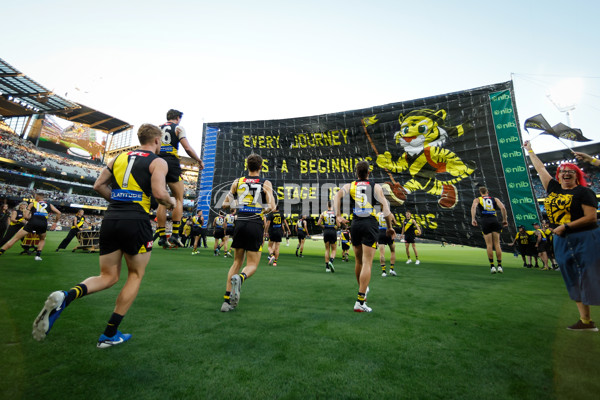 AFL 2025 Round 01 - Richmond v Carlton - A-57757678