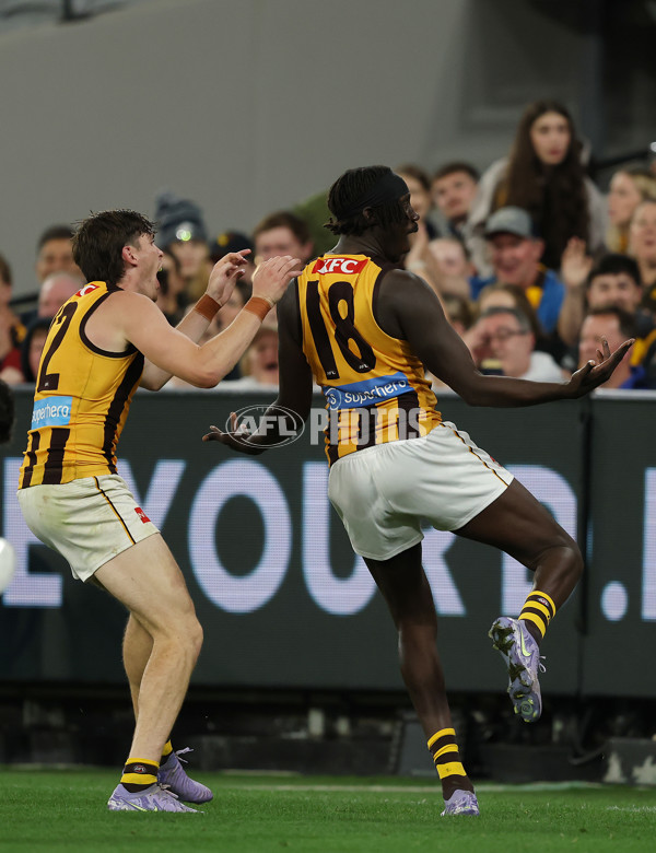 AFL 2025 Round 02 - Carlton v Hawthorn - A-57968518