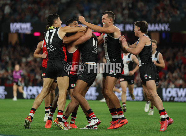 AFL 2025 Round 02 - St Kilda v Geelong - A-58026456