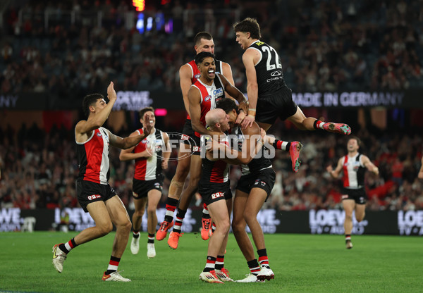 AFL 2025 Round 02 - St Kilda v Geelong - A-58027237