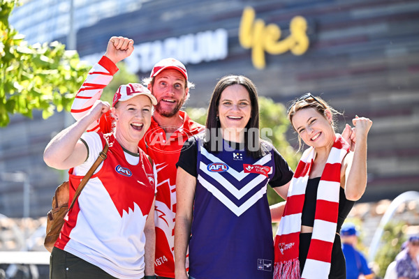 AFL 2025 Round 02 - Fremantle v Sydney - A-58048681