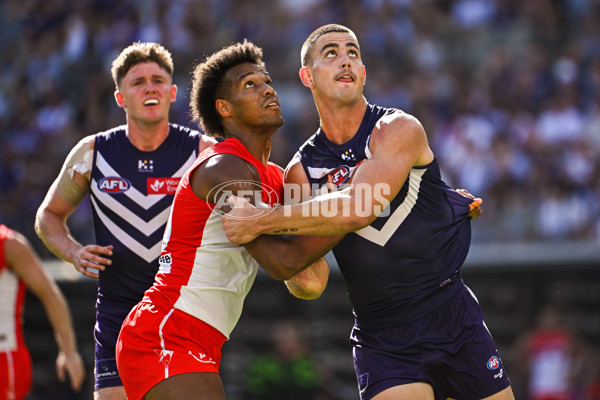 AFL 2025 Round 02 - Fremantle v Sydney - A-58052745