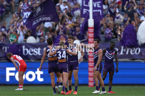 AFL 2025 Round 02 - Fremantle v Sydney - A-58053629