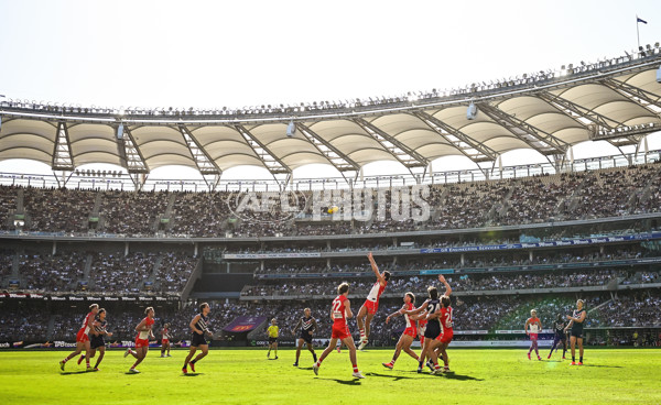 AFL 2025 Round 02 - Fremantle v Sydney - A-58055402