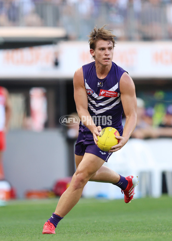 AFL 2025 Round 02 - Fremantle v Sydney - A-58056050