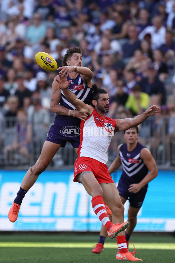 AFL 2025 Round 02 - Fremantle v Sydney - A-58056073