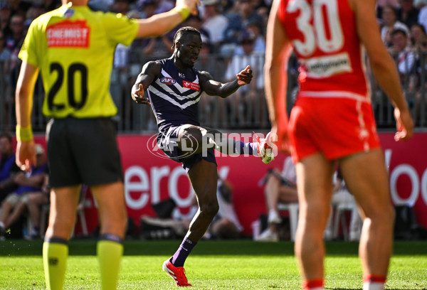 AFL 2025 Round 02 - Fremantle v Sydney - A-58056108