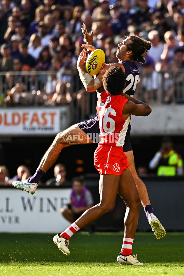 AFL 2025 Round 02 - Fremantle v Sydney - A-58058189