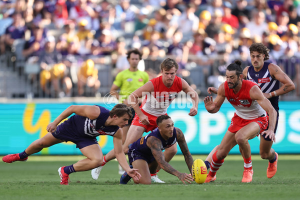 AFL 2025 Round 02 - Fremantle v Sydney - A-58058209