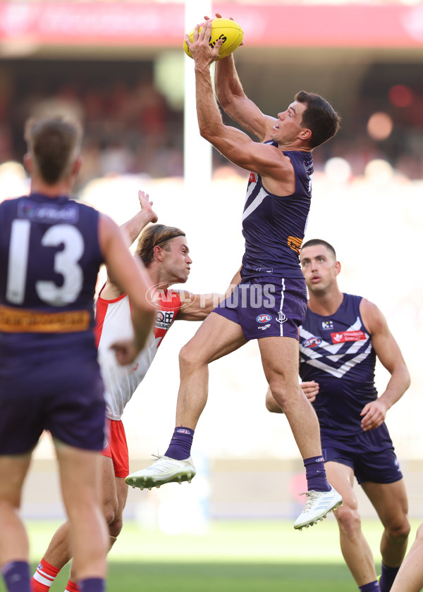AFL 2025 Round 02 - Fremantle v Sydney - A-58058547