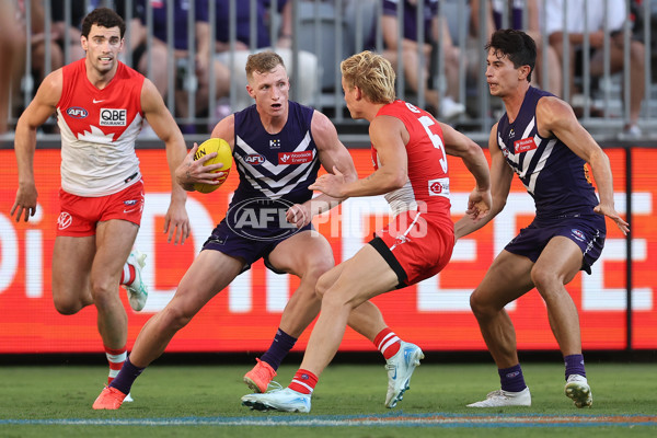 AFL 2025 Round 02 - Fremantle v Sydney - A-58060372