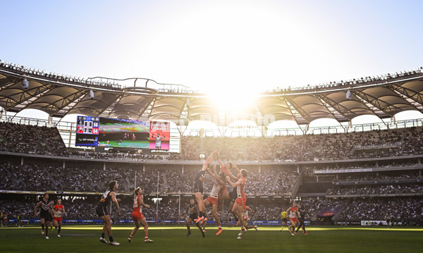 AFL 2025 Round 02 - Fremantle v Sydney - A-58060690