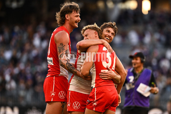AFL 2025 Round 02 - Fremantle v Sydney - A-58060748