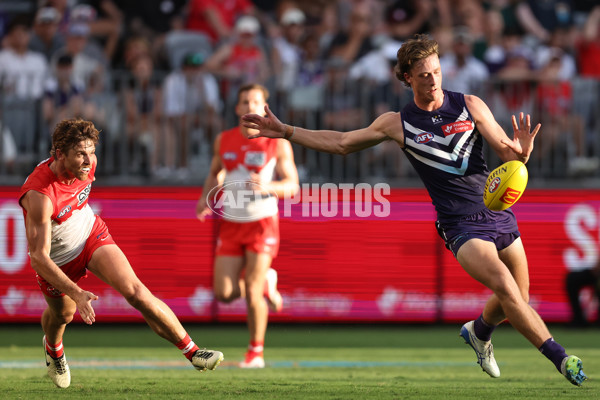 AFL 2025 Round 02 - Fremantle v Sydney - A-58062996