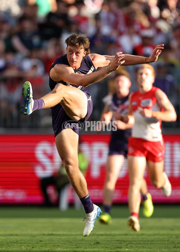 AFL 2025 Round 02 - Fremantle v Sydney - A-58062998