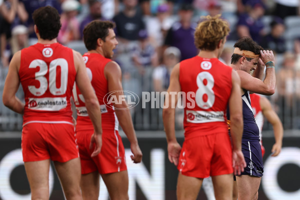 AFL 2025 Round 02 - Fremantle v Sydney - A-58063065