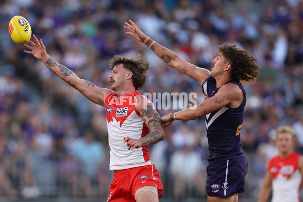 AFL 2025 Round 02 - Fremantle v Sydney - A-58063940
