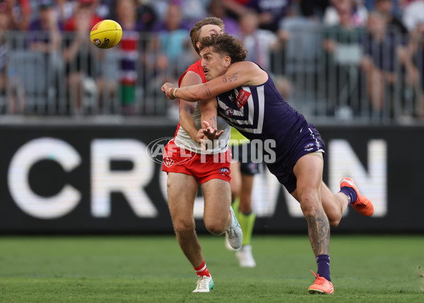 AFL 2025 Round 02 - Fremantle v Sydney - A-58063942